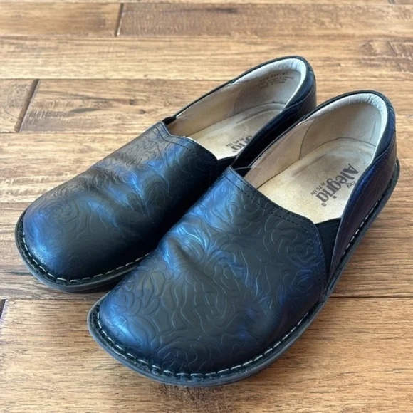 Alegria Debra Black Embossed Rose Slip On Comfort Clogs Nursing Shoes Size 41 - Picture 5 of 12